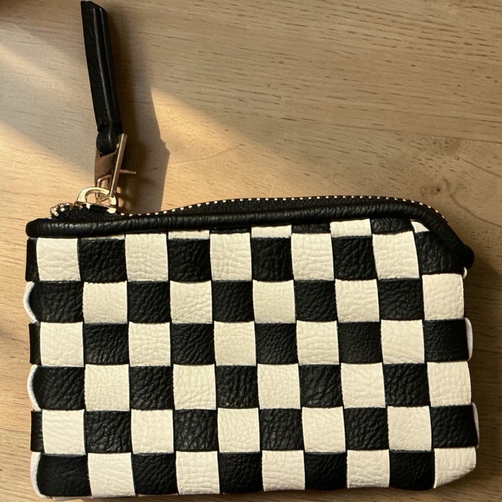 Universal Thread Black and White Checker Money Pouch with Detatchable Gold Chain - Picture 10 of 16